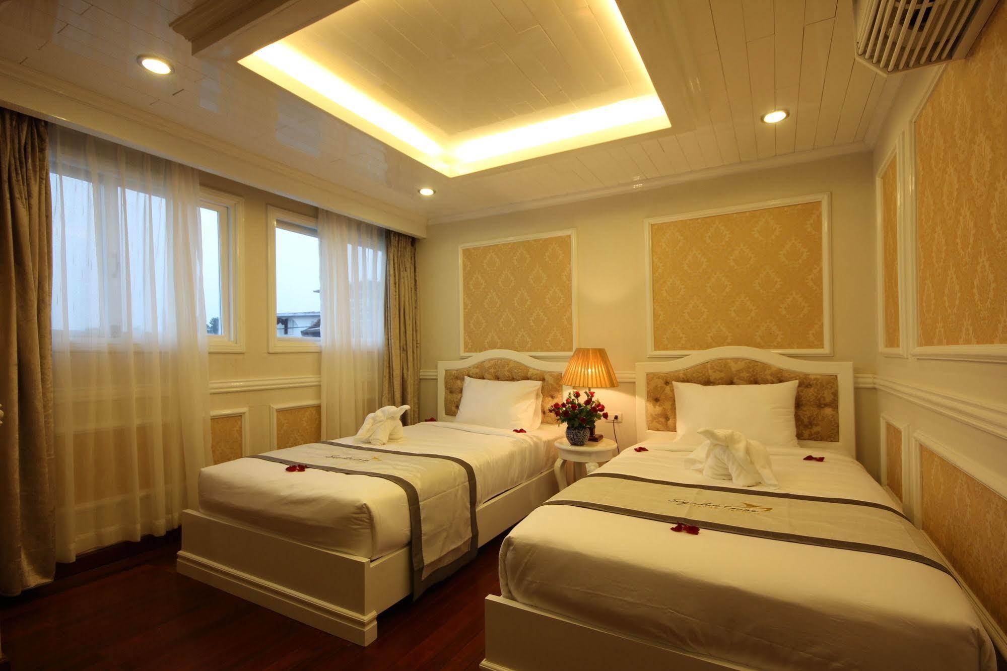 Signature Halong Cruise Ha Long Exterior photo